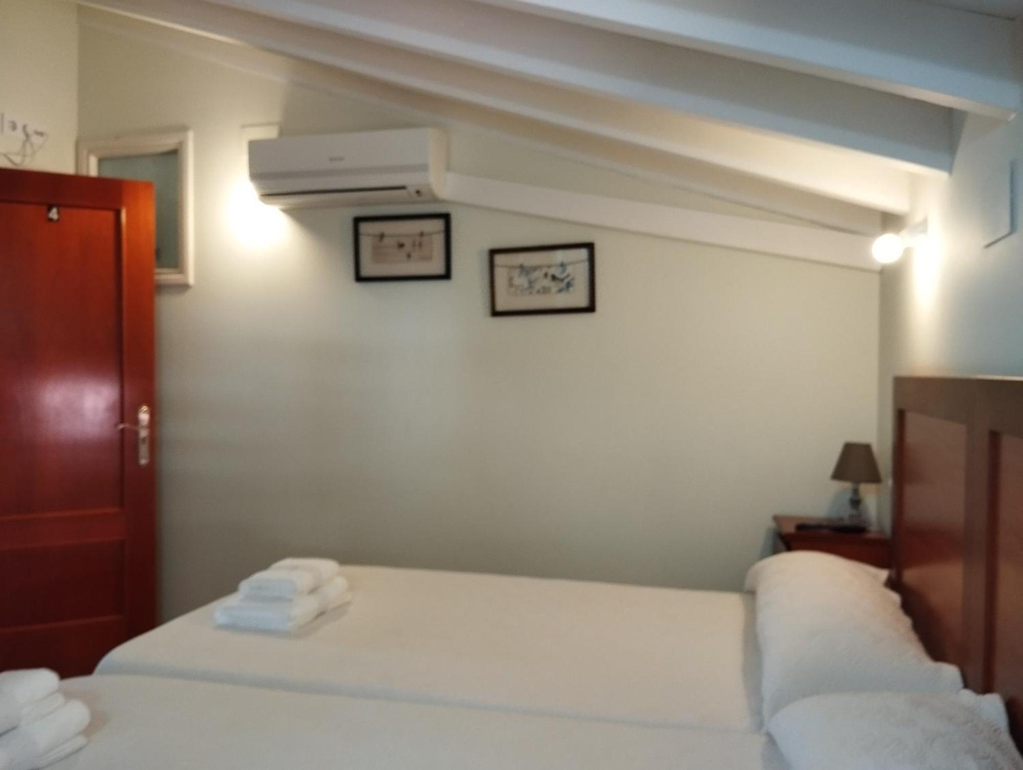 Hostal Bordillas Pomaluengo Екстериор снимка