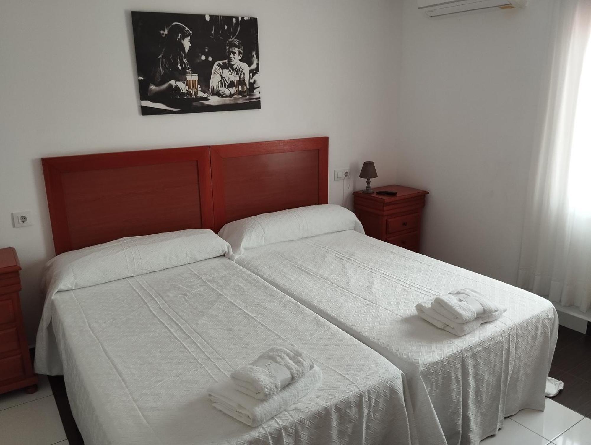 Hostal Bordillas Pomaluengo Екстериор снимка